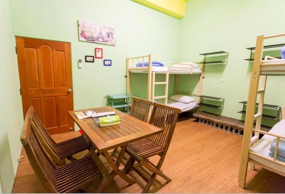 Daban Six Guest House Nanwan Esterno foto